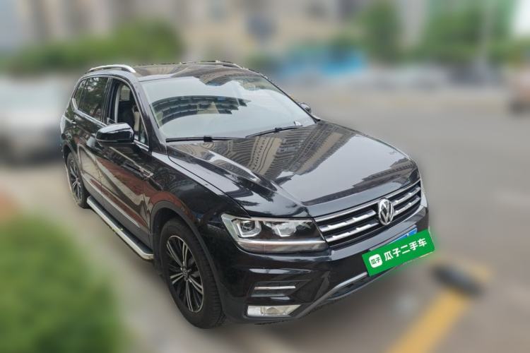 Used Volkswagen Tiguan L 2020 330TSI Automatic Two-Wheel Drive Panoramic Comfort Edition China VI Standard Front Right 45 Deg