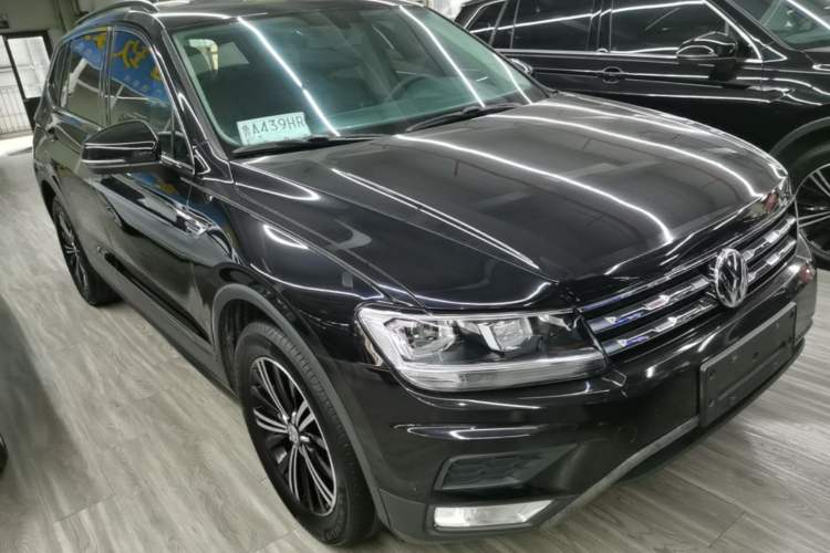 Used Volkswagen Tiguan L 2020 330TSI Automatic Two-Wheel Drive Luxury Edition China VI Standard Front Right 45 Deg