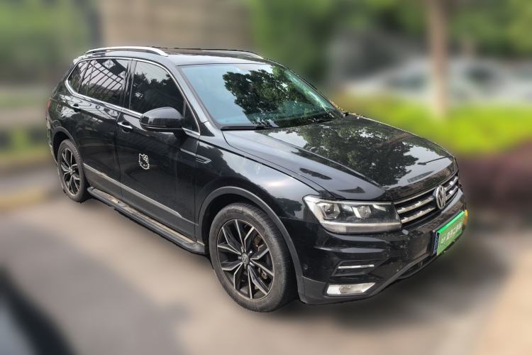 Used Volkswagen Tiguan L 2020 330TSI Automatic Two-Wheel Drive Smart Luxury Edition China VI Standard Front Right 45 Deg