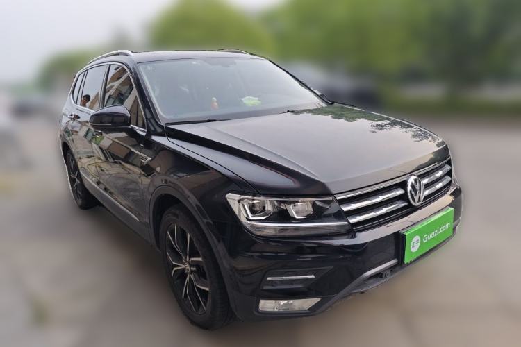 Used Volkswagen Tiguan L 2020 330TSI Automatic Two-Wheel Drive Smart Luxury Edition China VI Standard Front Right 45 Deg