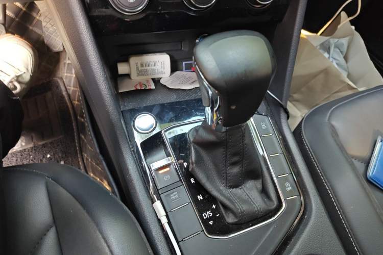Used Volkswagen Tiguan L 2020 330TSI Automatic Two-Wheel Drive Panoramic Comfort Edition China VI Standard Gear Lever