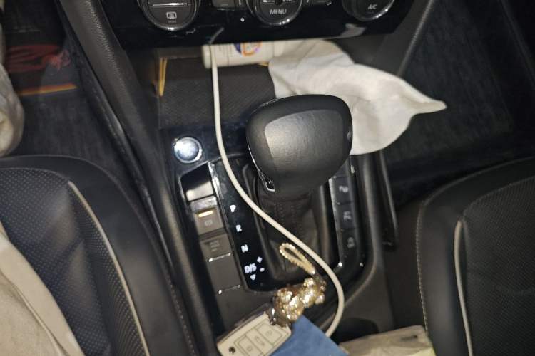 Used Volkswagen Tiguan L 2020 330TSI Automatic Two-Wheel Drive R-Line Flagship Version China VI Standard Gear Lever
