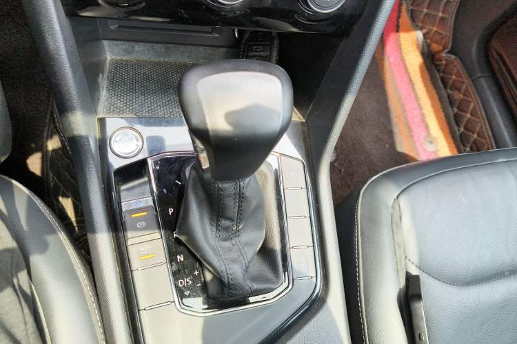 Used Volkswagen Tiguan L 2020 330TSI Automatic Two-Wheel Drive Panoramic Comfort Edition China VI Standard Gear Lever