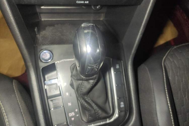 Used Volkswagen Tiguan L 2020 330TSI Automatic Two-Wheel Drive Luxury Edition China VI Standard Gear Lever