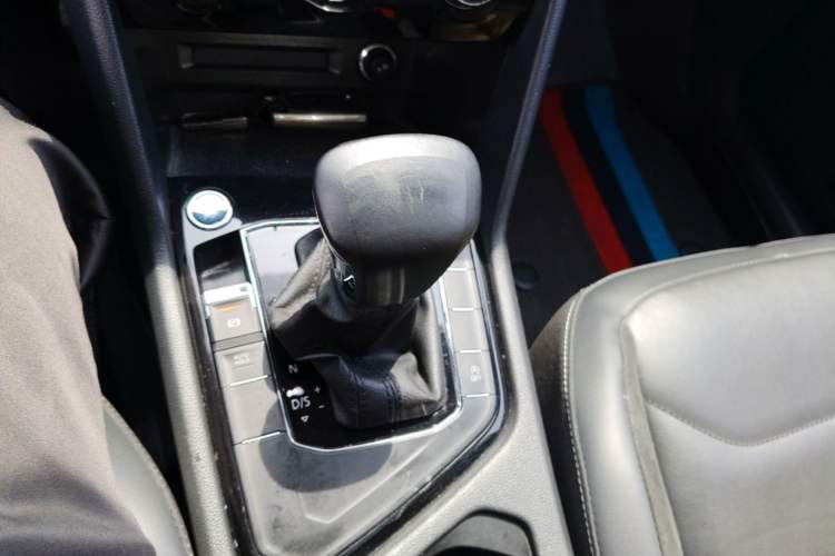 Used Volkswagen Tiguan L 2020 330TSI Automatic Two-Wheel Drive Panoramic Comfort Edition China VI Standard Gear Lever