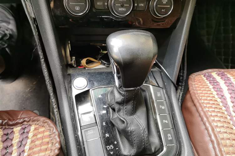 Used Volkswagen Tiguan L 2020 330TSI Automatic Two-Wheel Drive Smart Luxury Edition China VI Standard Gear Lever