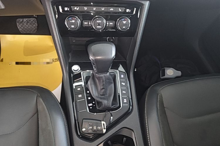 Used Volkswagen Tiguan L 2020 330TSI Automatic Two-Wheel Drive Smart Luxury Edition China VI Standard Gear Lever