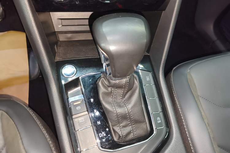 Used Volkswagen Tiguan L 2020 330TSI Automatic Two-Wheel Drive Panoramic Comfort Edition China VI Standard Gear Lever