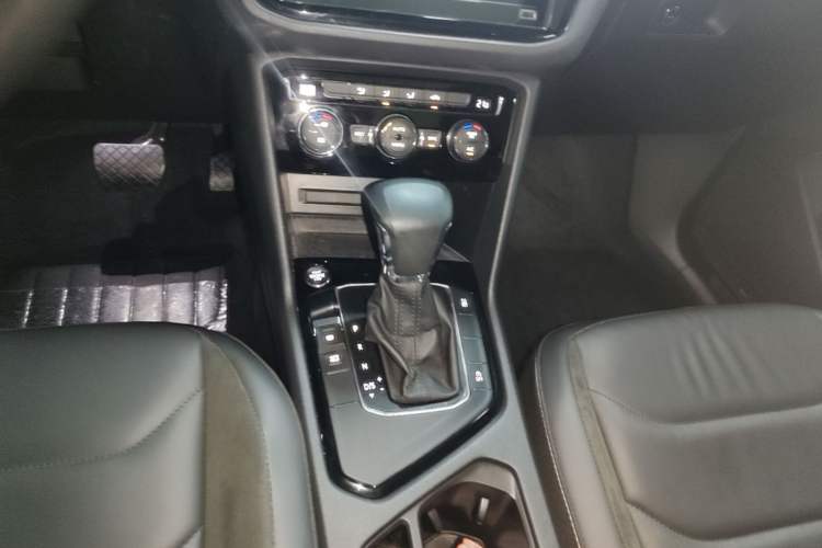 Used Volkswagen Tiguan L 2020 330TSI Automatic Two-Wheel Drive Panoramic Comfort Edition China VI Standard Gear Lever