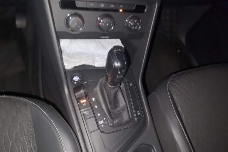 Used Volkswagen Tiguan L 2020 330TSI Automatic Two-Wheel Drive Luxury Edition China VI Standard Gear Lever