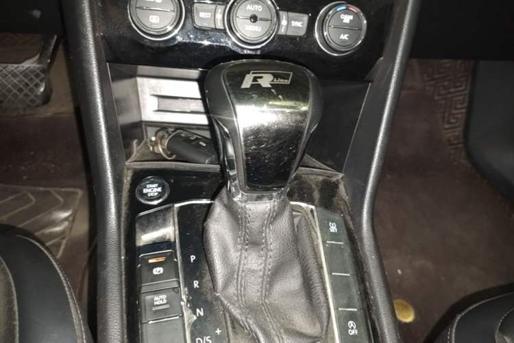 Used Volkswagen Tiguan L 2020 330TSI Automatic Two-Wheel Drive Panoramic Comfort Edition China VI Standard Gear Lever