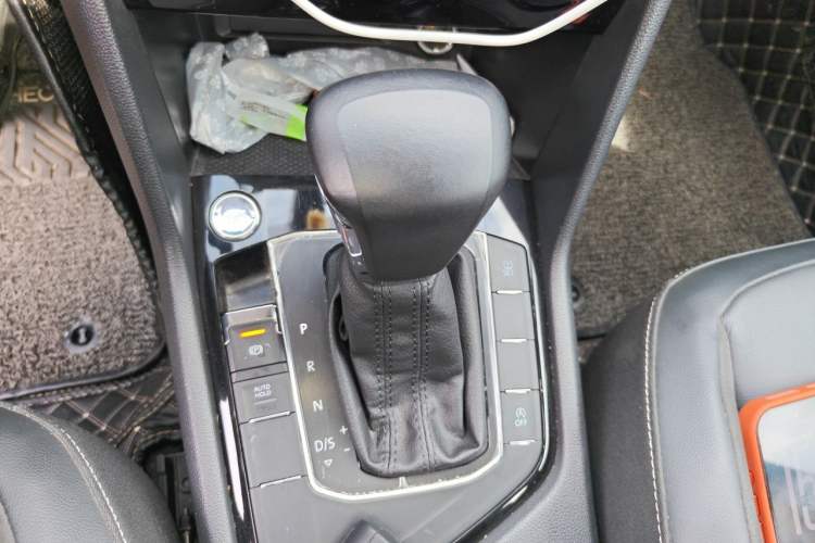 Used Volkswagen Tiguan L 2020 330TSI Automatic Two-Wheel Drive Panoramic Comfort Edition China VI Standard Gear Lever