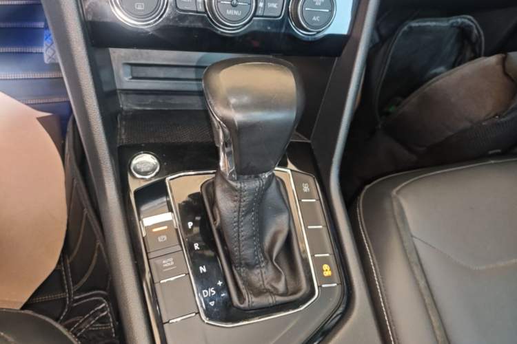 Used Volkswagen Tiguan L 2020 330TSI Automatic Two-Wheel Drive Panoramic Comfort Edition China VI Standard Gear Lever
