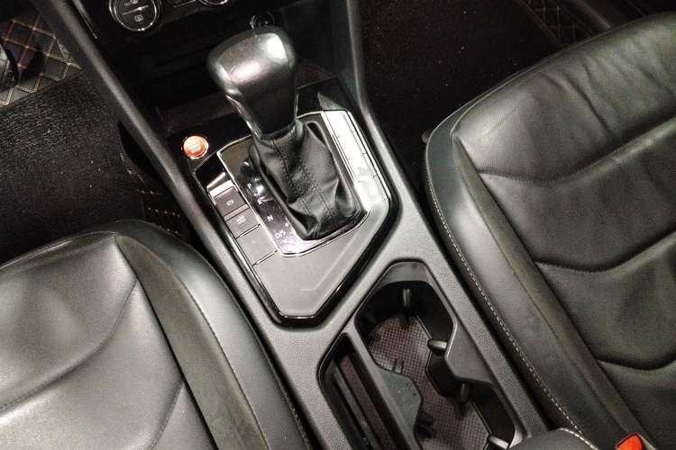 Used Volkswagen Tiguan L 2020 330TSI Automatic Two-Wheel Drive Panoramic Comfort Edition China VI Standard Gear Lever
