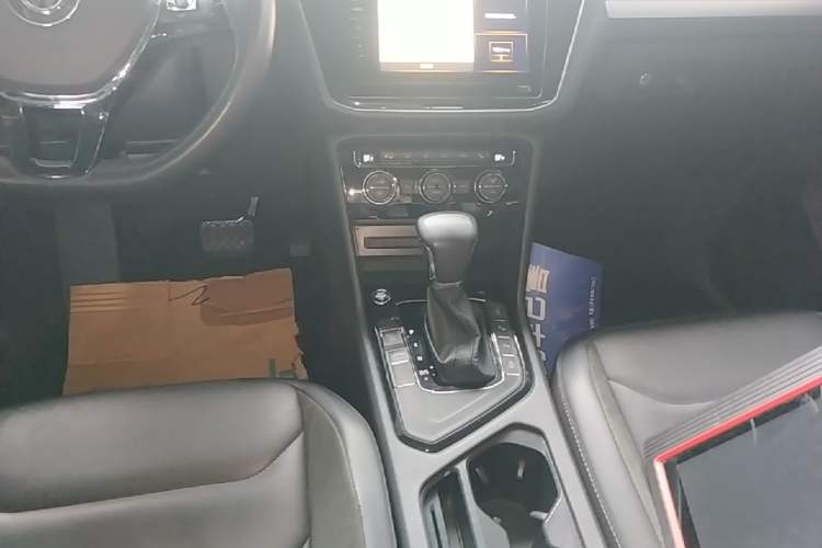 Used Volkswagen Tiguan L 2020 330TSI Automatic Two-Wheel Drive Smart Luxury Edition China VI Standard Gear Lever
