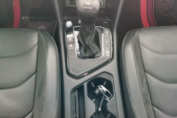 Used Volkswagen Tiguan L 2020 330TSI Automatic Two-Wheel Drive Panoramic Comfort Edition China VI Standard Gear Lever