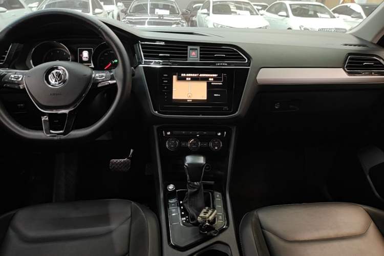 Used Volkswagen Tiguan L 2020 330TSI Automatic Two-Wheel Drive Panoramic Comfort Edition China VI Standard Gear Lever