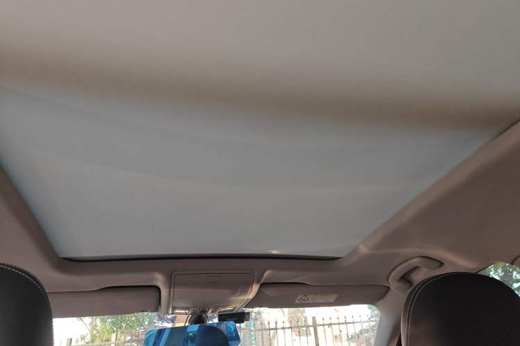 Used Volkswagen Tiguan L 2020 330TSI Automatic Two-Wheel Drive Panoramic Comfort Edition China VI Standard Headliner