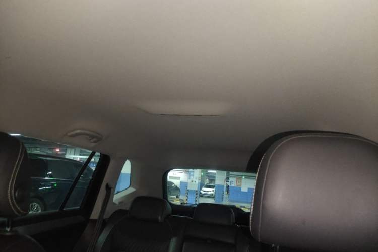 Used Volkswagen Tiguan L 2020 330TSI Automatic Two-Wheel Drive Luxury Edition China VI Standard Headliner