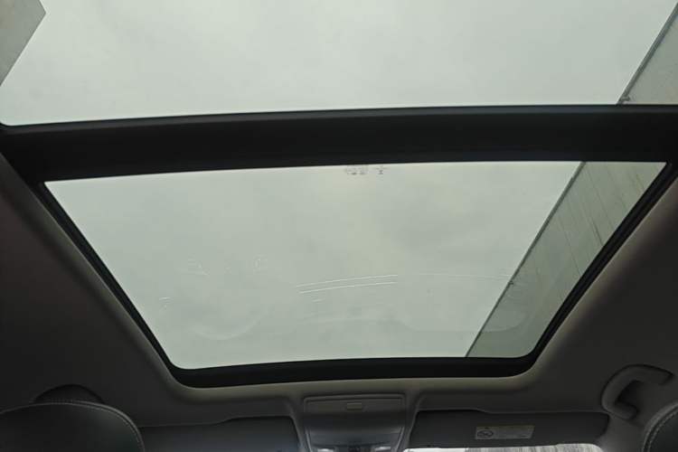 Used Volkswagen Tiguan L 2020 330TSI Automatic Two-Wheel Drive Panoramic Comfort Edition China VI Standard Headliner