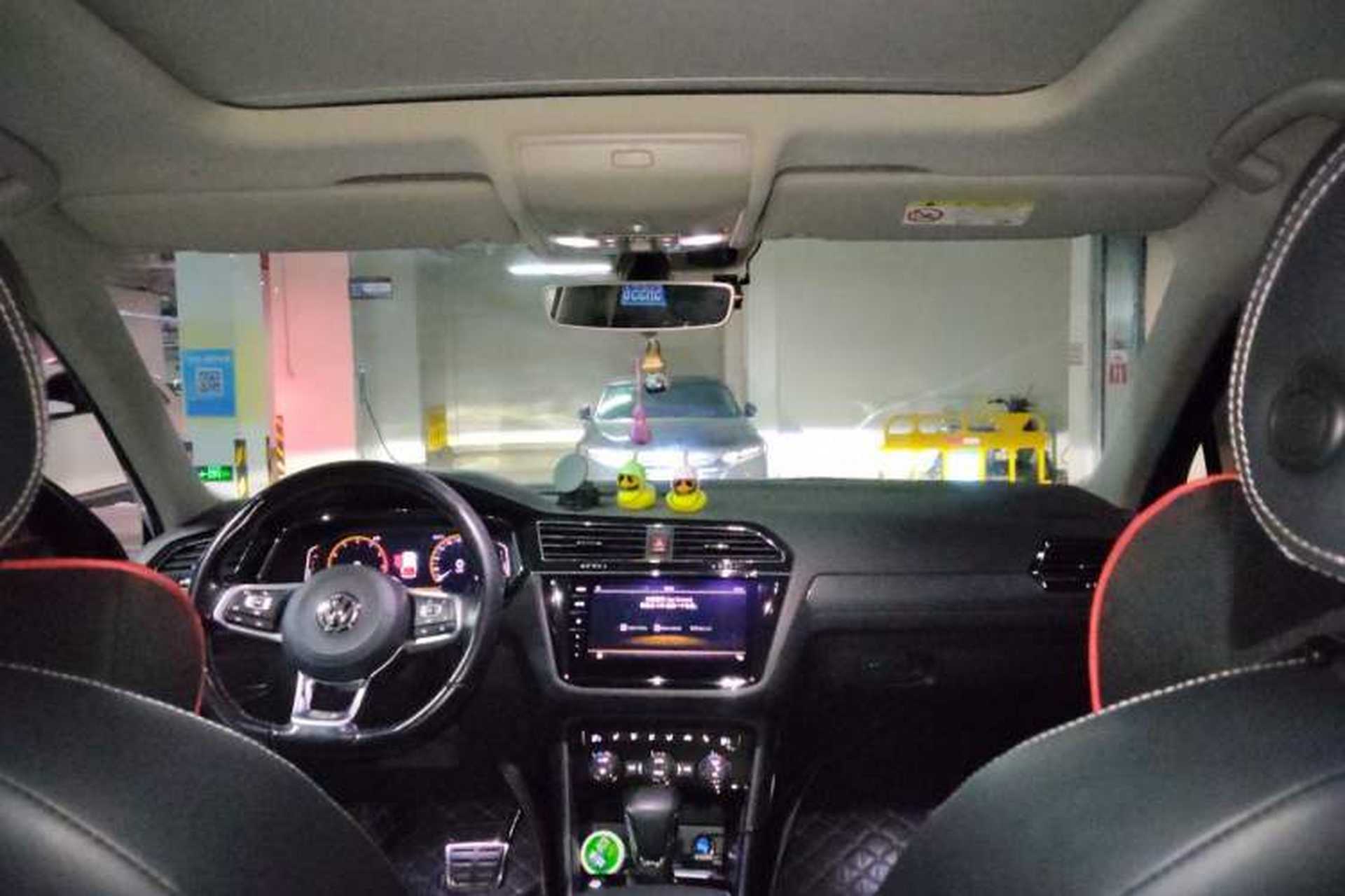 Used Volkswagen Tiguan L 2020 330TSI Automatic Two-Wheel Drive R-Line Flagship Version China VI Standard Headliner