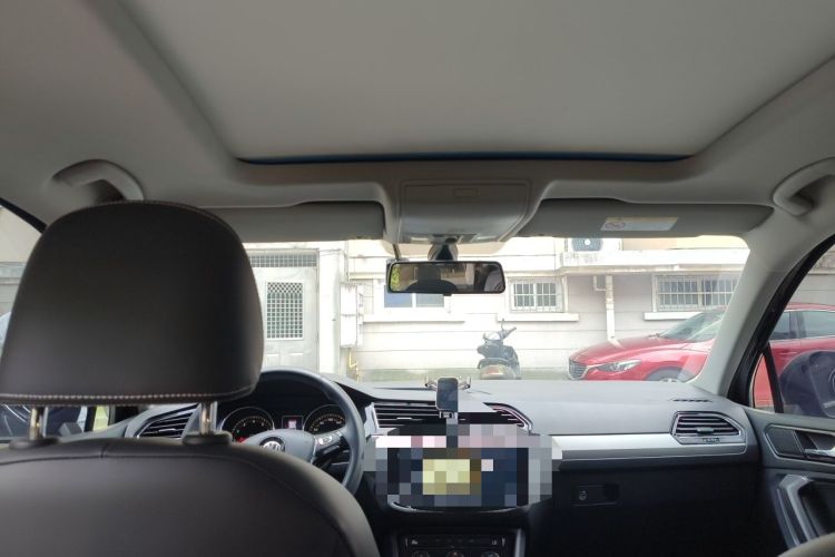 Used Volkswagen Tiguan L 2020 330TSI Automatic Two-Wheel Drive Panoramic Comfort Edition China VI Standard Headliner