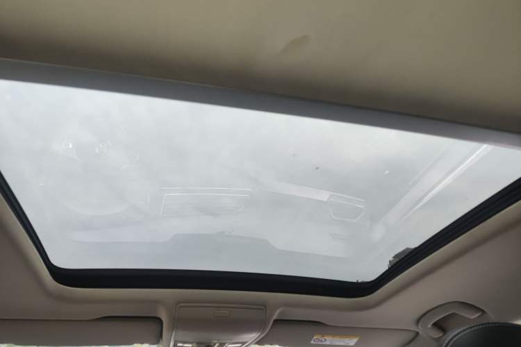 Used Volkswagen Tiguan L 2020 330TSI Automatic Two-Wheel Drive Panoramic Comfort Edition China VI Standard Headliner