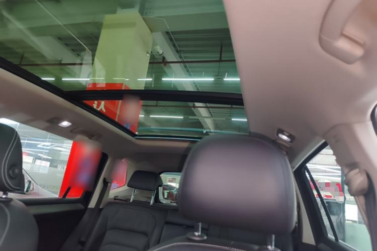 Used Volkswagen Tiguan L 2020 330TSI Automatic Two-Wheel Drive Panoramic Comfort Edition China VI Standard Headliner