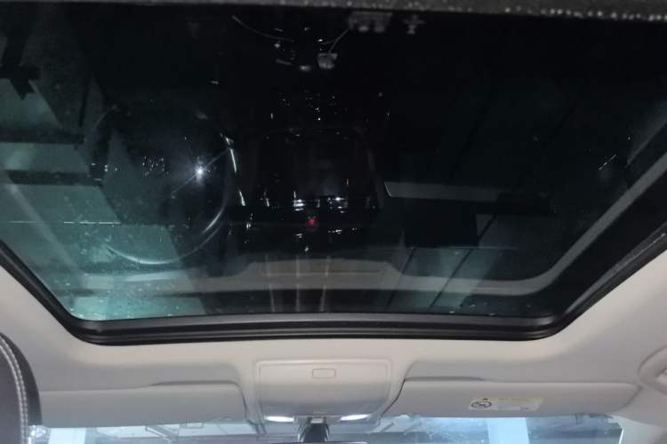 Used Volkswagen Tiguan L 2020 330TSI Automatic Two-Wheel Drive Panoramic Comfort Edition China VI Standard Headliner