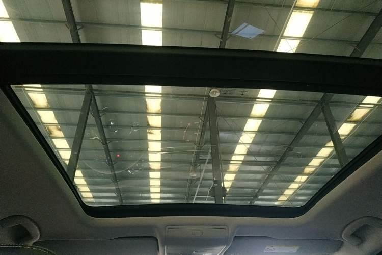Used Volkswagen Tiguan L 2020 330TSI Automatic Two-Wheel Drive Panoramic Comfort Edition China VI Standard Headliner