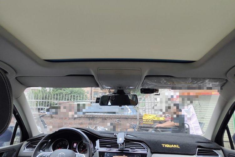 Used Volkswagen Tiguan L 2020 330TSI Automatic Two-Wheel Drive Panoramic Comfort Edition China VI Standard Headliner