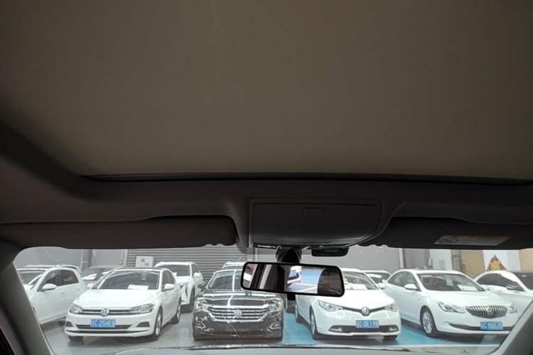 Used Volkswagen Tiguan L 2020 330TSI Automatic Two-Wheel Drive Panoramic Comfort Edition China VI Standard Headliner