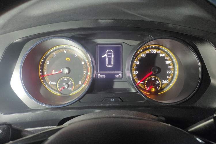 Used Volkswagen Tiguan L 2020 330TSI Automatic Two-Wheel Drive Luxury Edition China VI Standard Instrument Cluster