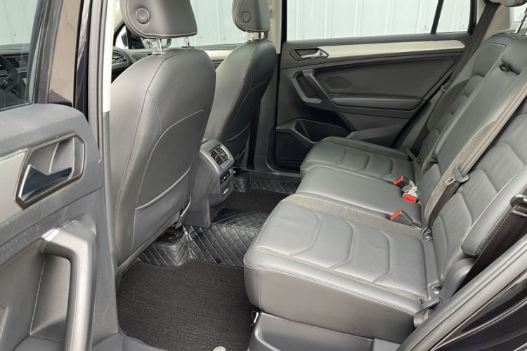 Used Volkswagen Tiguan L 2020 330TSI Automatic Two-Wheel Drive Panoramic Comfort Edition China VI Standard Interior 2