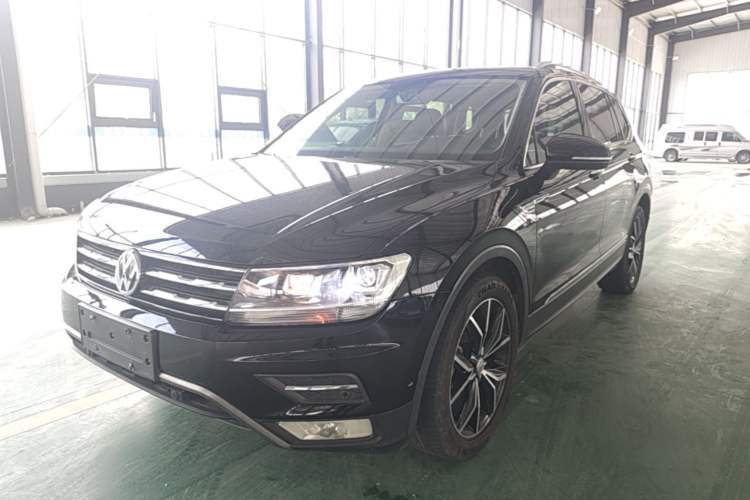 Used Volkswagen Tiguan L 2020 330TSI Automatic Two-Wheel Drive Smart Luxury Edition China VI Standard Guazi used car, China used car export, Used car for sale, Used cars, Cheapest cars for sale