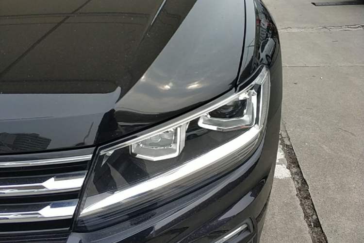 Used Volkswagen Tiguan L 2020 330TSI Automatic Two-Wheel Drive Panoramic Comfort Edition China VI Standard Left Front Headlight