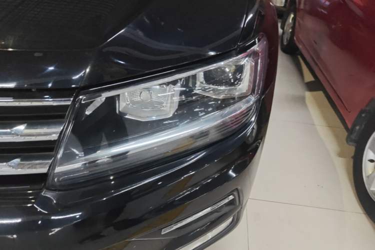 Used Volkswagen Tiguan L 2020 330TSI Automatic Two-Wheel Drive Smart Luxury Edition China VI Standard Left Front Headlight