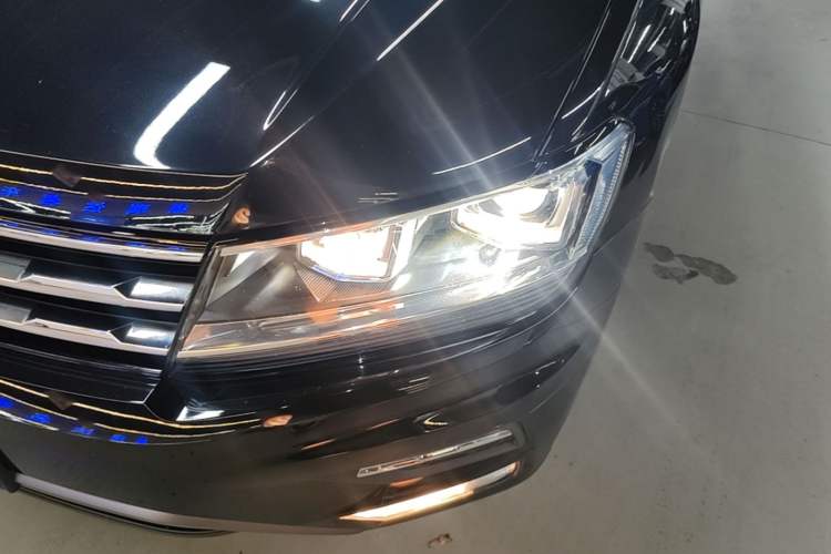 Used Volkswagen Tiguan L 2020 330TSI Automatic Two-Wheel Drive Panoramic Comfort Edition China VI Standard Left Front Headlight
