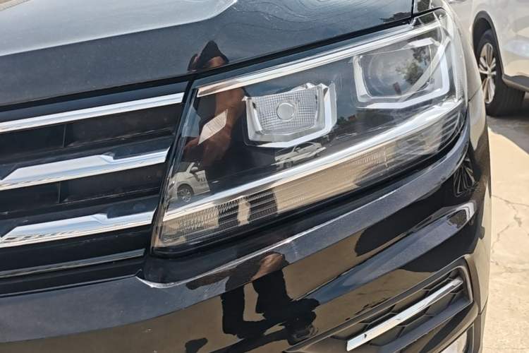 Used Volkswagen Tiguan L 2020 330TSI Automatic Two-Wheel Drive Panoramic Comfort Edition China VI Standard Left Front Headlight