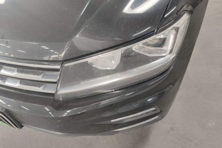 Used Volkswagen Tiguan L 2020 330TSI Automatic Two-Wheel Drive Smart Luxury Edition China VI Standard Left Front Headlight