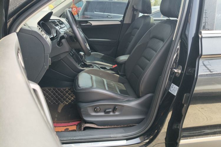 Used Volkswagen Tiguan L 2020 330TSI Automatic Two-Wheel Drive Panoramic Comfort Edition China VI Standard Left Front Seat