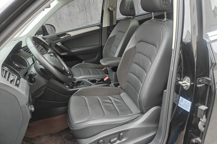 Used Volkswagen Tiguan L 2020 330TSI Automatic Two-Wheel Drive Panoramic Comfort Edition China VI Standard Left Front Seat