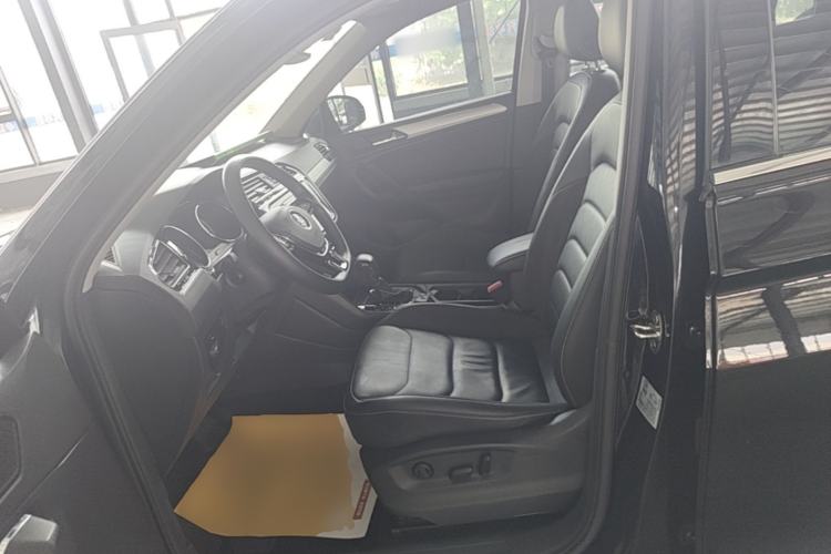 Used Volkswagen Tiguan L 2020 330TSI Automatic Two-Wheel Drive Smart Luxury Edition China VI Standard Left Front Seat