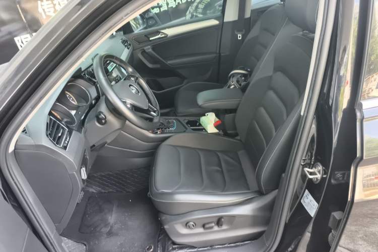 Used Volkswagen Tiguan L 2020 330TSI Automatic Two-Wheel Drive Panoramic Comfort Edition China VI Standard Left Front Seat