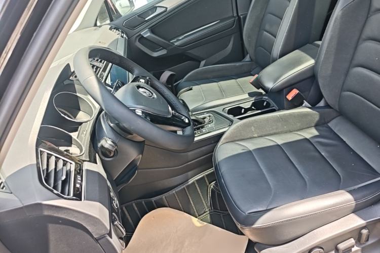 Used Volkswagen Tiguan L 2020 330TSI Automatic Two-Wheel Drive Panoramic Comfort Edition China VI Standard Left Front Seat