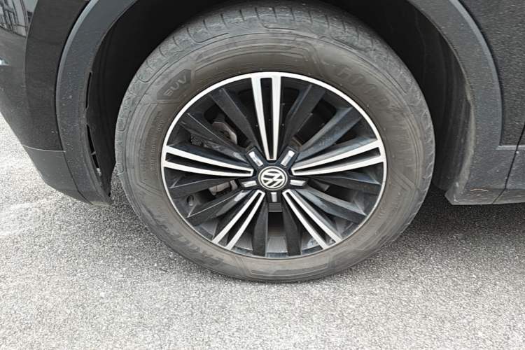 Used Volkswagen Tiguan L 2020 330TSI Automatic Two-Wheel Drive Panoramic Comfort Edition China VI Standard Left Front Wheel Hub