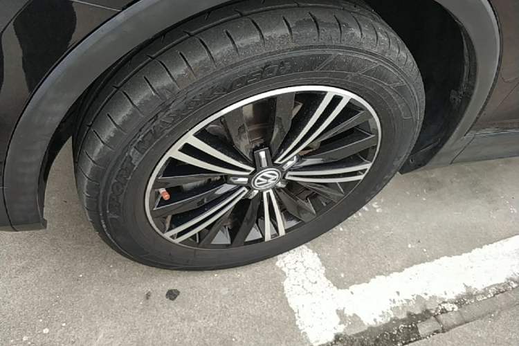 Used Volkswagen Tiguan L 2020 330TSI Automatic Two-Wheel Drive Panoramic Comfort Edition China VI Standard Left Front Wheel Hub
