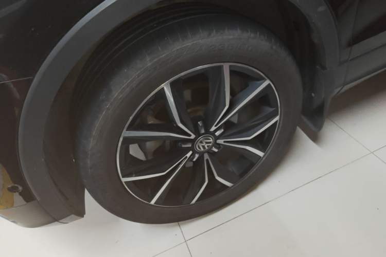 Used Volkswagen Tiguan L 2020 330TSI Automatic Two-Wheel Drive Smart Luxury Edition China VI Standard Left Front Wheel Hub