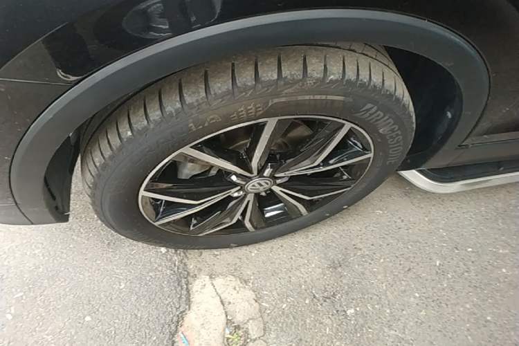 Used Volkswagen Tiguan L 2020 330TSI Automatic Two-Wheel Drive Smart Luxury Edition China VI Standard Left Front Wheel Hub