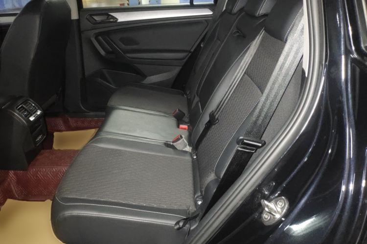 Used Volkswagen Tiguan L 2020 330TSI Automatic Two-Wheel Drive Luxury Edition China VI Standard Left Rear Seat